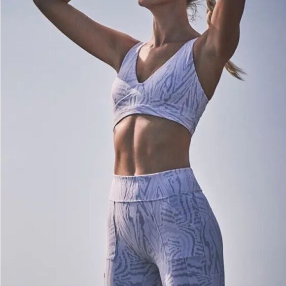 Devon Windsor Axelle crop top sports bra with removable pads small - Picture 1 of 7